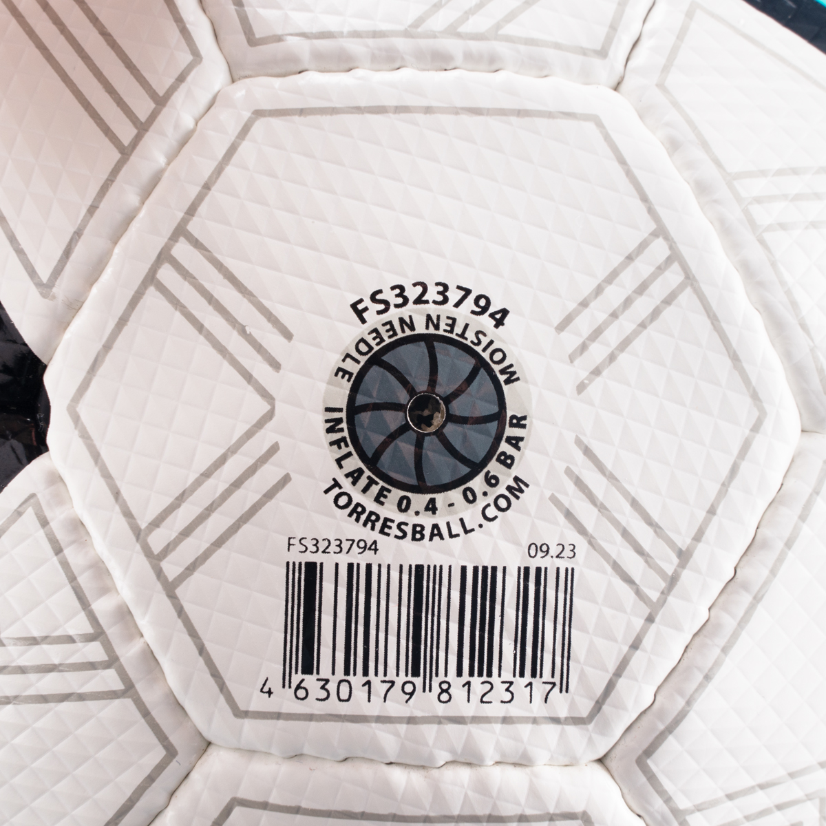 Мяч футзал. TORRES Futsal Pro, FS323794, р.4, 32 п. EPU-Microf, 4 подкл. сл, руч. сшив. бело-мультик